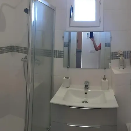 Lina Zoi Apartment *